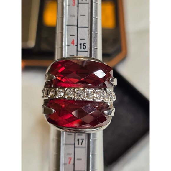 Cocktail Ring Red Multifaceted Glass & Rhinestones Rhodium Plated Size 6 - Picture 3 of 10